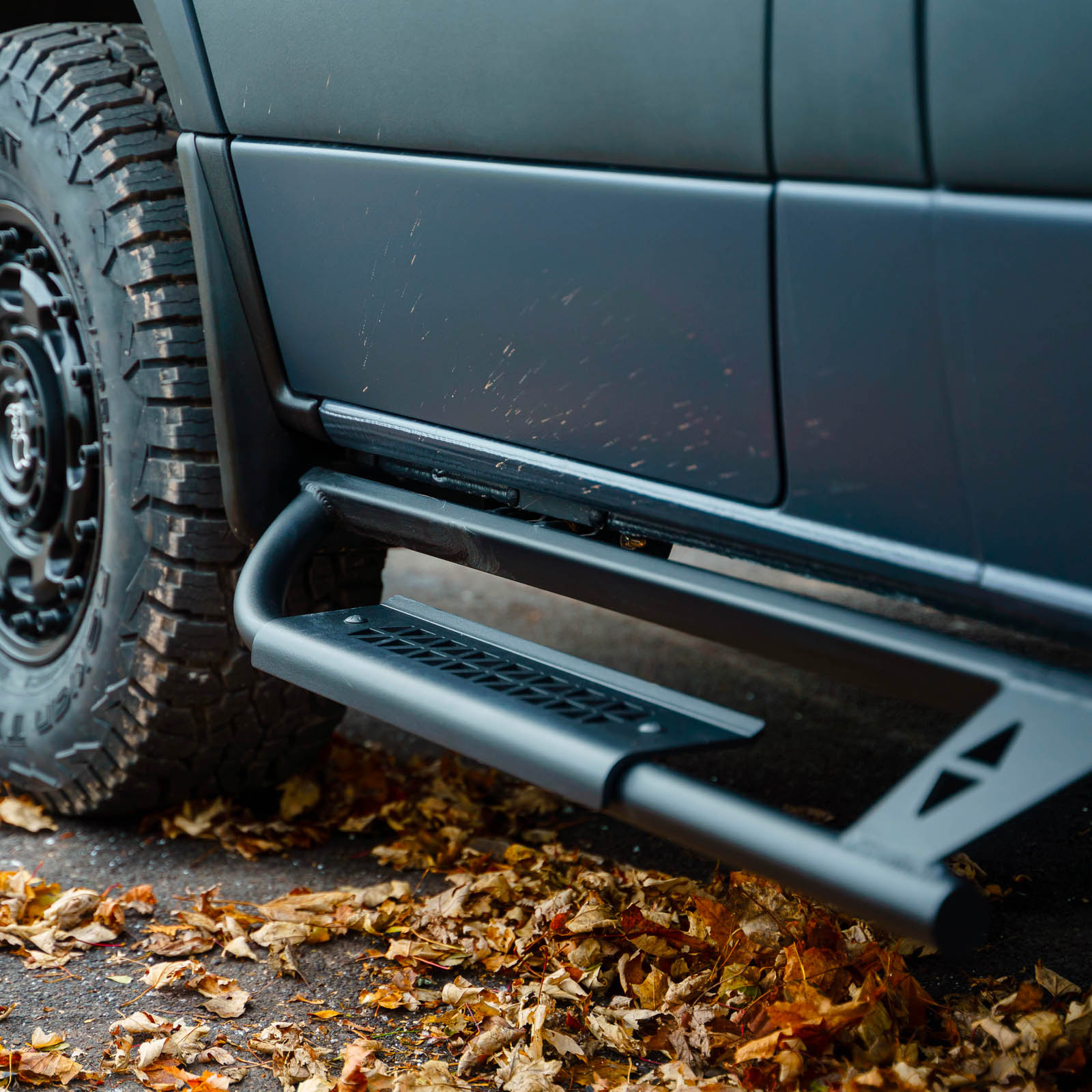 Marchepieds fixes latéraux - Norva Marchepieds fixes latéraux - Norva